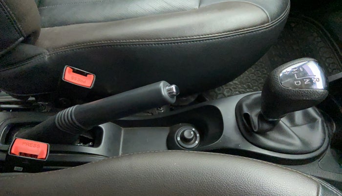 2017 Nissan Terrano XV PREMIUM 110 PS AMT DEISEL, Diesel, Automatic, 49,610 km, Gear Lever