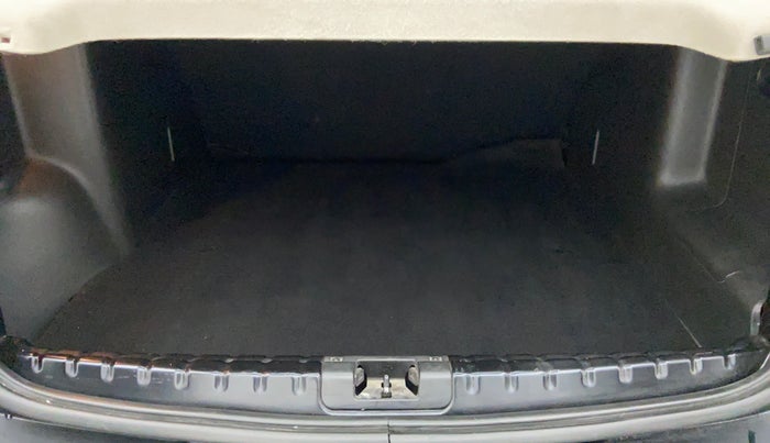 2017 Nissan Terrano XV PREMIUM 110 PS AMT DEISEL, Diesel, Automatic, 49,610 km, Boot Inside