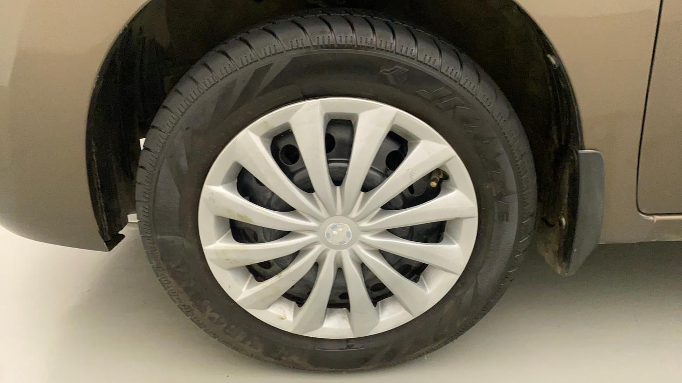 2015 Maruti Wagon R 1.0 VXI, Petrol, Manual, 30,993 km, Left Front Wheel