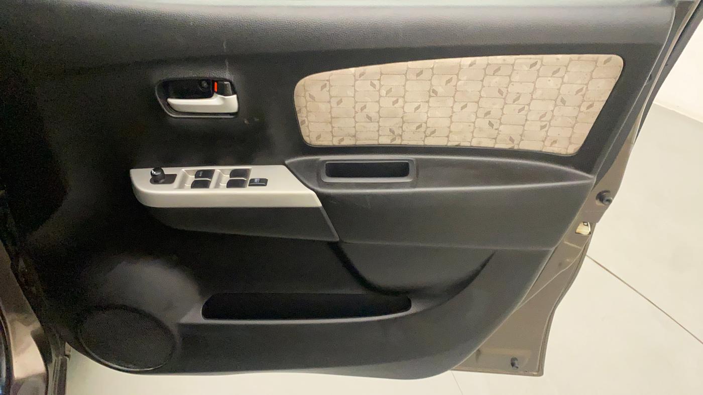2015 Maruti Wagon R 1.0 VXI, Petrol, Manual, 30,993 km, Driver Side Door Panels Control