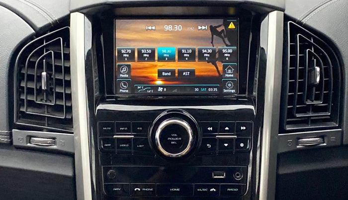 2019 Mahindra XUV500 W11 (O), Diesel, Manual, 29,491 km, Infotainment System