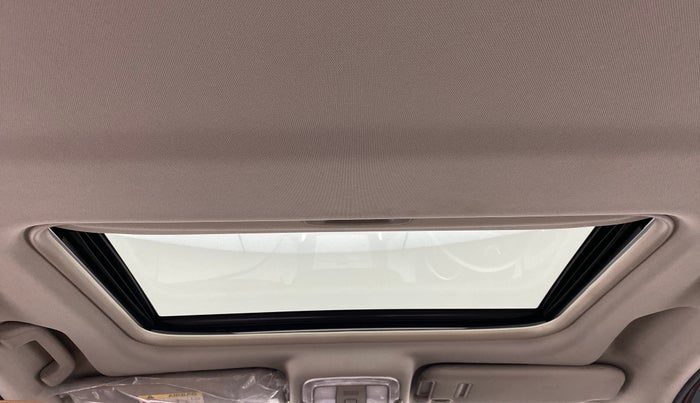 2019 Mahindra XUV500 W11 (O), Diesel, Manual, 29,491 km, Moonroof/ Sunroof