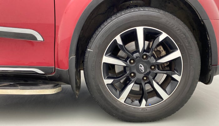 2019 Mahindra XUV500 W11 (O), Diesel, Manual, 29,491 km, Right Front Wheel