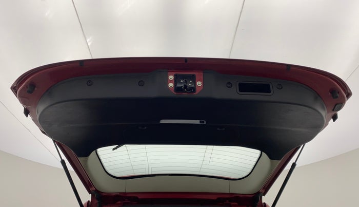 2019 Mahindra XUV500 W11 (O), Diesel, Manual, 29,491 km, Boot Door Open