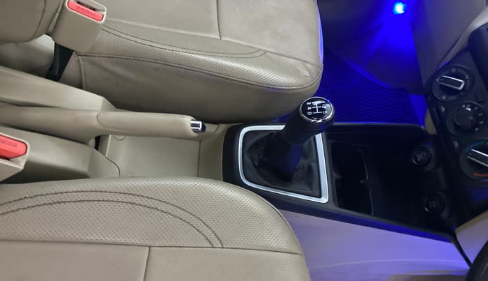 2020 Maruti Dzire VXI, Petrol, Manual, 41,569 km, Gear Lever