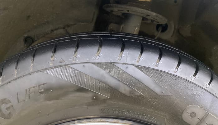 2020 Maruti Dzire VXI, Petrol, Manual, 41,569 km, Left Front Tyre Tread