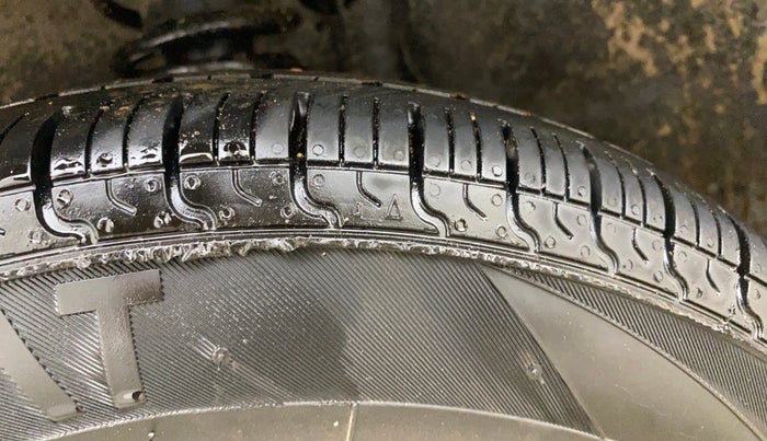 2015 Maruti Alto 800 VXI, Petrol, Manual, 72,436 km, Left Front Tyre Tread