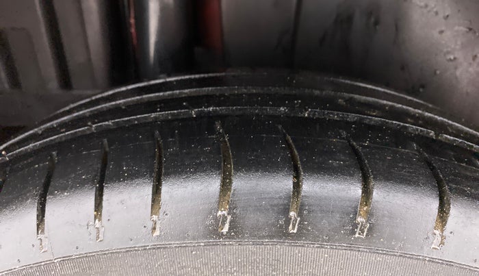 2013 Maruti Swift VDI, Diesel, Manual, 89,197 km, Right Rear Tyre Tread