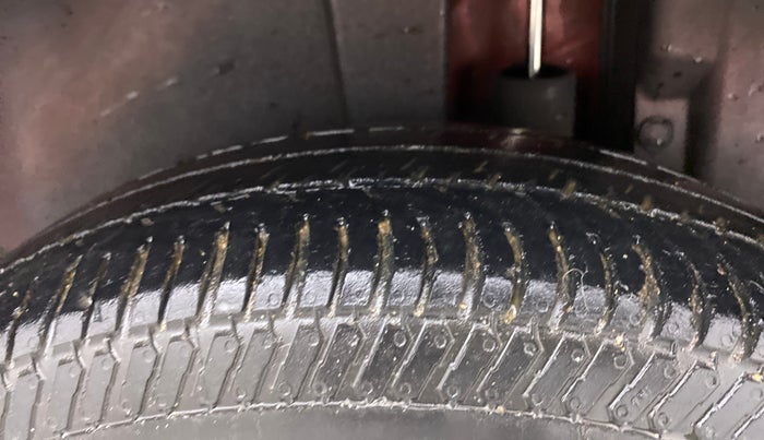 2013 Maruti Swift VDI, Diesel, Manual, 89,197 km, Left Rear Tyre Tread