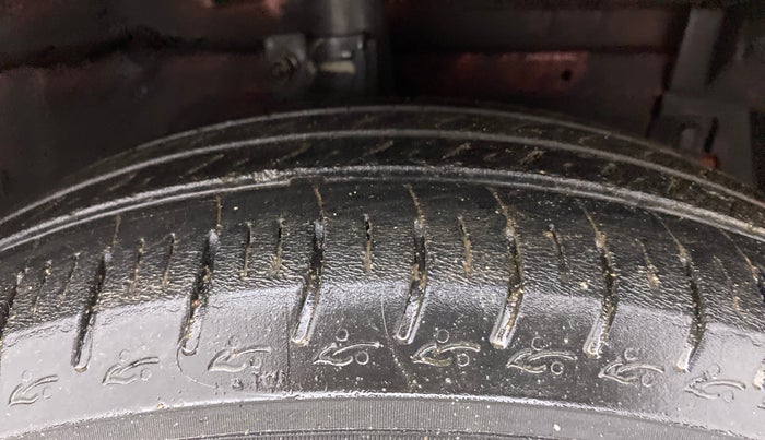 2013 Maruti Swift VDI, Diesel, Manual, 89,197 km, Right Front Tyre Tread