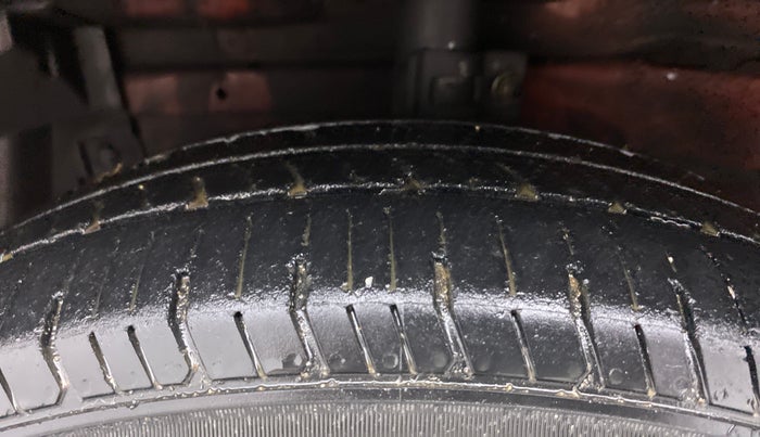 2013 Maruti Swift VDI, Diesel, Manual, 89,197 km, Left Front Tyre Tread