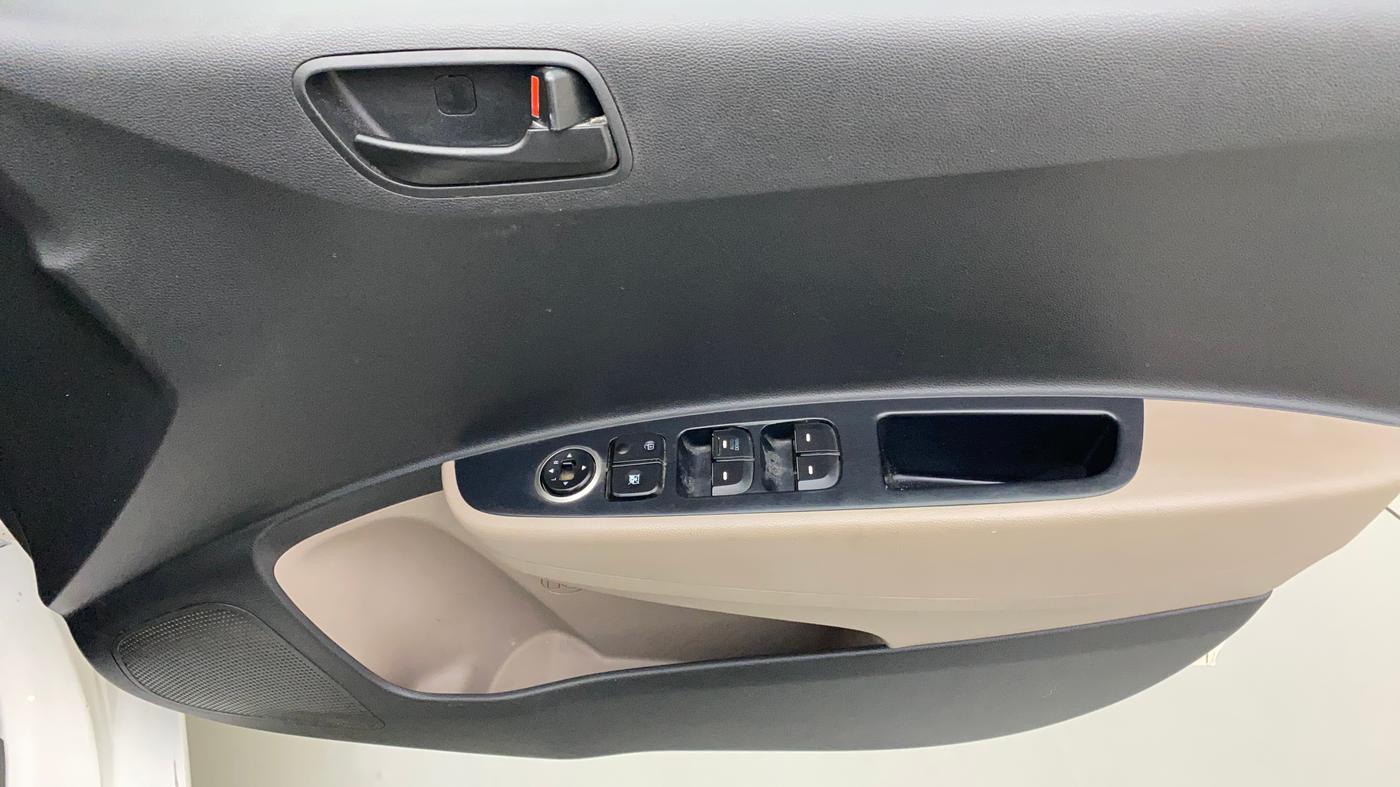 2018 Hyundai Grand i10 MAGNA 1.2 KAPPA VTVT, Petrol, Manual, 63,384 km, Driver Side Door Panels Control