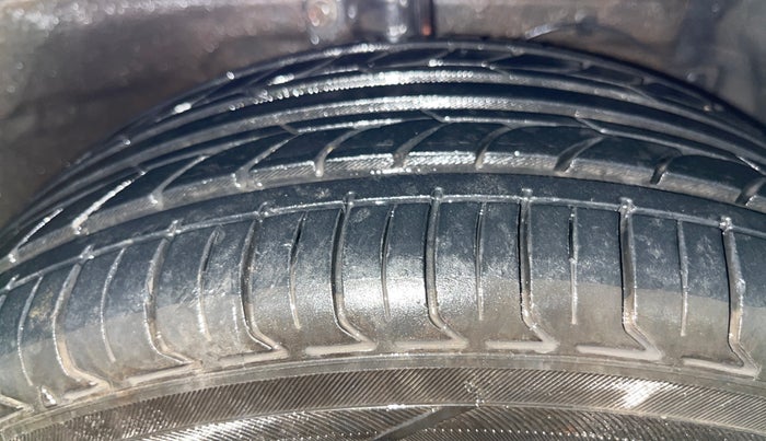 2017 Maruti Ciaz ALPHA 1.4 PETROL, Petrol, Manual, 47,203 km, Right Front Tyre Tread