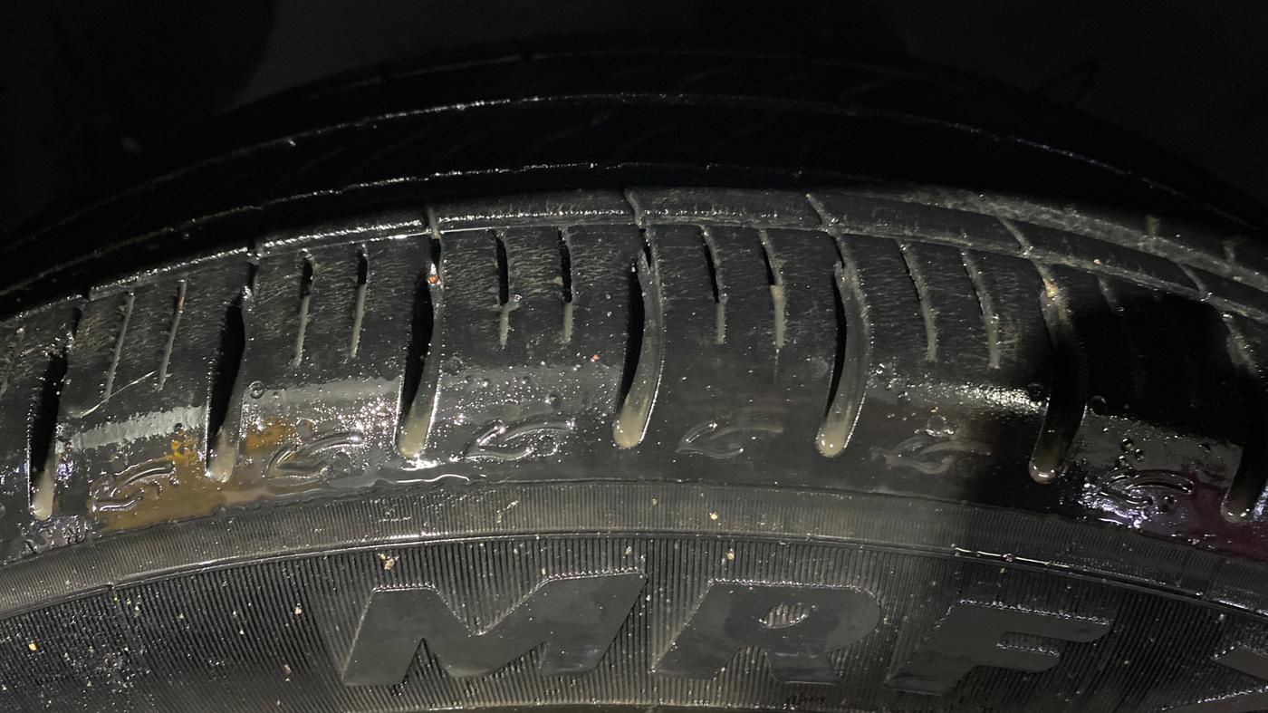 2023 Hyundai GRAND I10 NIOS ASTA AMT 1.2 KAPPA VTVT, Petrol, Automatic, 7,608 km, Left Front Tyre Tread