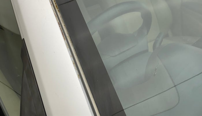 2013 Honda Brio S MT, Petrol, Manual, 70,498 km, Right A pillar - Slightly rusted