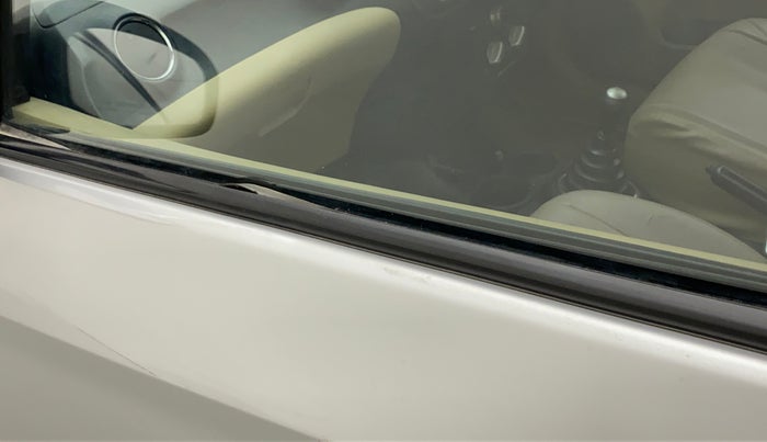 2013 Honda Brio S MT, Petrol, Manual, 70,498 km, Front passenger door - Weather strip has minor damage