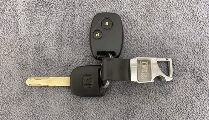 2013 Honda Brio S MT, Petrol, Manual, 70,498 km, Lock system - Remote key minor damage
