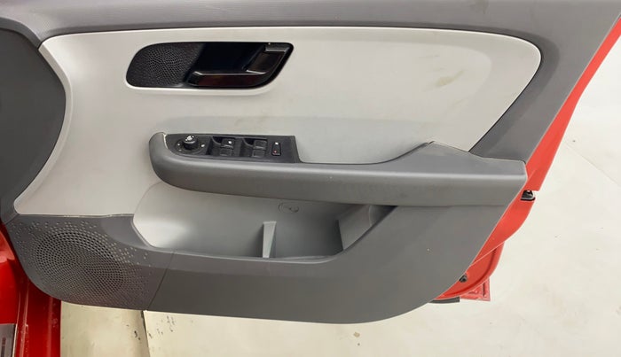 2020 Tata ALTROZ XT PETROL, Petrol, Manual, 35,713 km, Driver Side Adjustment Panel