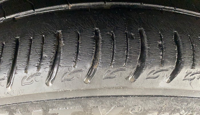 2020 Tata ALTROZ XT PETROL, Petrol, Manual, 35,713 km, Right Front Tyre Tread