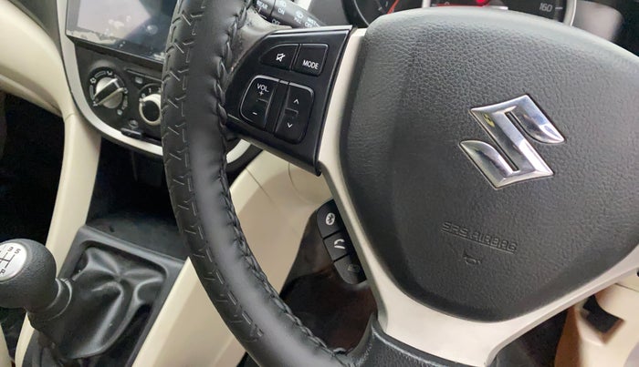 2017 Maruti Celerio ZXI, Petrol, Manual, 62,198 km, Steering wheel - Phone control not functional
