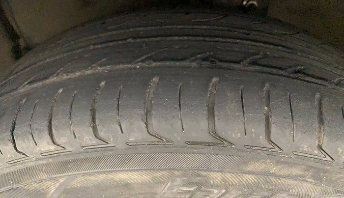 2017 Maruti Celerio ZXI, Petrol, Manual, 62,198 km, Left Front Tyre Tread