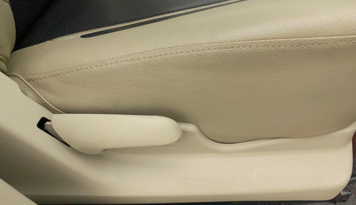 2017 Maruti Celerio ZXI, Petrol, Manual, 62,198 km, Driver Side Adjustment Panel
