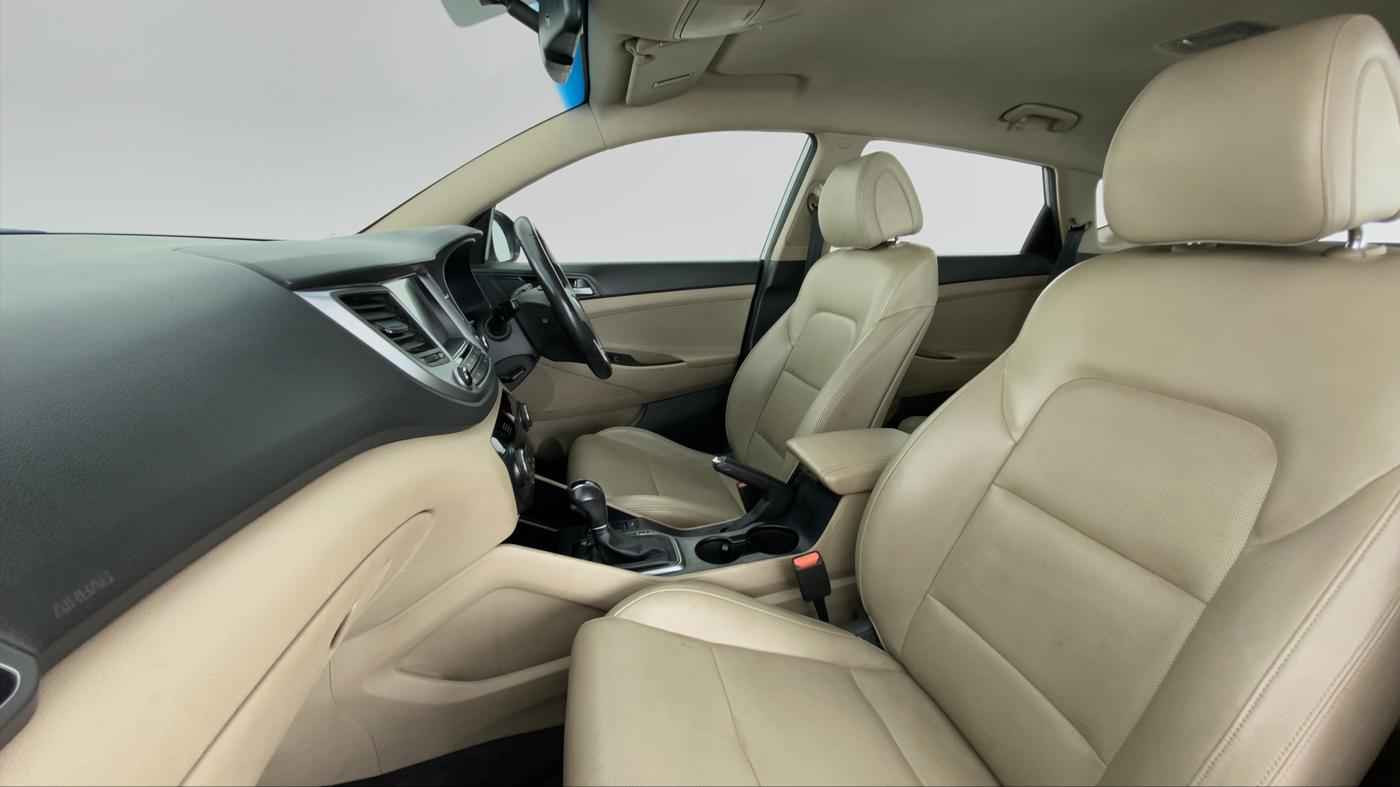 2016 Hyundai Tucson 2WD AT GL PETROL , Petrol, Automatic, 75,107 km, Right Side Front Door Cabin