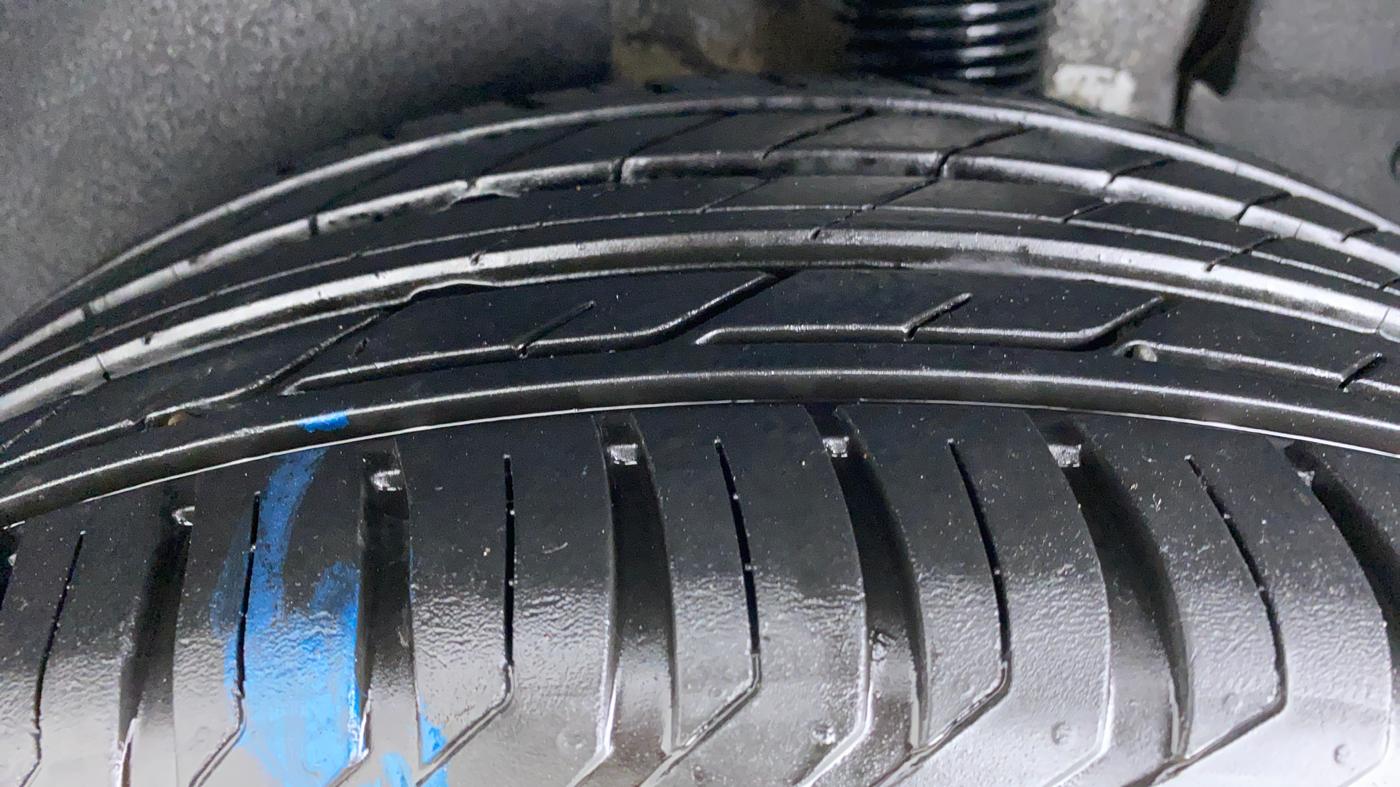 2016 Hyundai Tucson 2WD AT GL PETROL , Petrol, Automatic, 75,107 km, Left Rear Tyre Tread