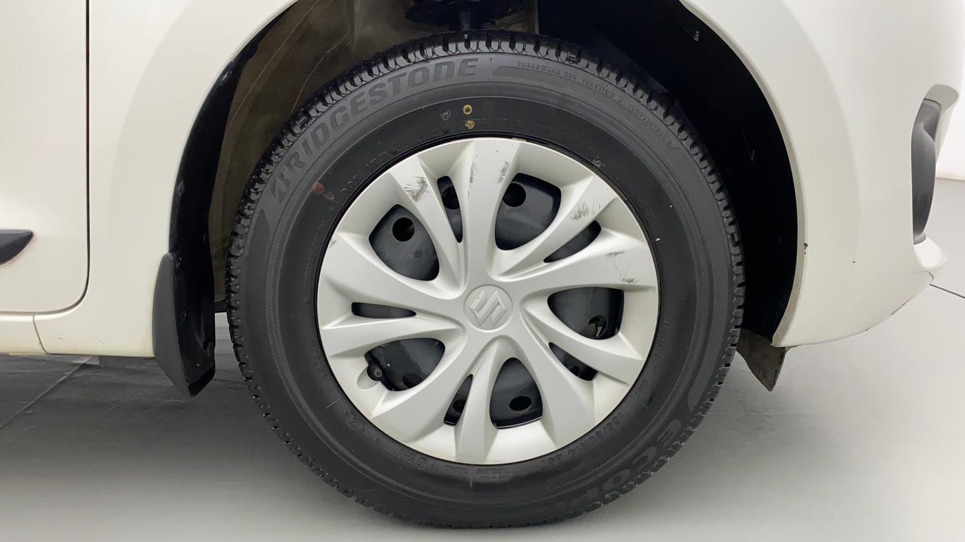 2021 Maruti Swift VXI, Petrol, Manual, 7,658 km, Right Front Wheel