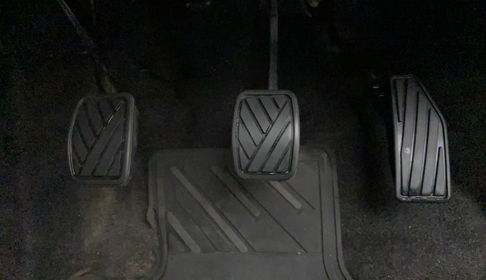 2021 Maruti Swift VXI, Petrol, Manual, 7,658 km, Pedals