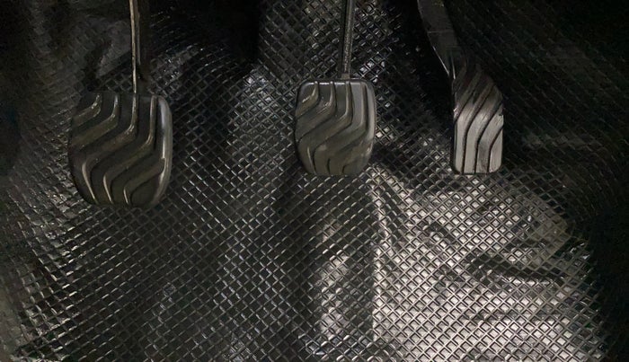 2020 Renault Kwid RXL 1.0, Petrol, Manual, 33,811 km, Pedals