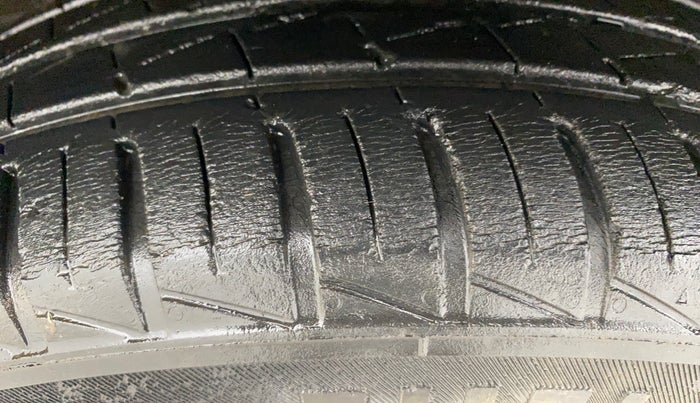 2020 Renault Kwid RXL 1.0, Petrol, Manual, 33,811 km, Left Front Tyre Tread