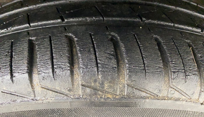 2020 Renault Kwid RXL 1.0, Petrol, Manual, 33,811 km, Right Front Tyre Tread