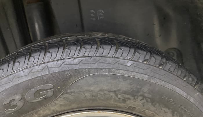 2013 Maruti Swift LXI, Petrol, Manual, 46,750 km, Right Rear Tyre Tread