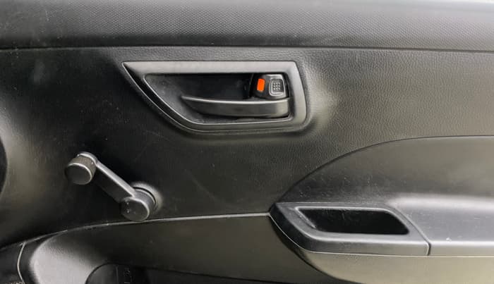 2013 Maruti Swift LXI, Petrol, Manual, 46,750 km, Driver Side Door Panels Control