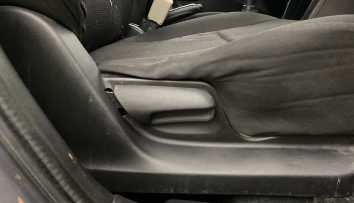2013 Maruti Swift LXI, Petrol, Manual, 46,750 km, Driver Side Adjustment Panel