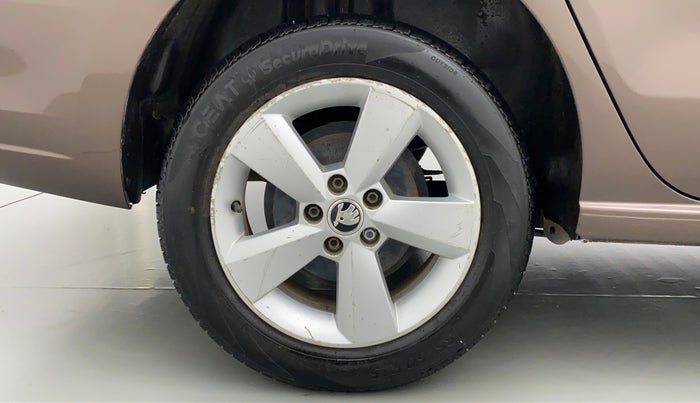 2016 Skoda Rapid 1.5 TDI AT STYLE PLUS, Diesel, Automatic, 40,091 km, Right Rear Wheel