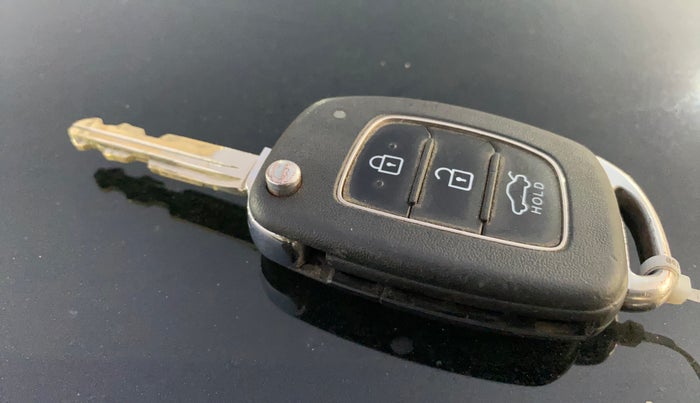 2023 Hyundai EXTER SX 1.2 CNG MT, CNG, Manual, 1,01,815 km, Key Close Up