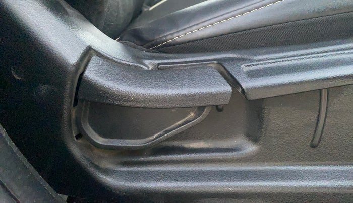 2023 Hyundai EXTER SX 1.2 CNG MT, CNG, Manual, 1,01,815 km, Driver Side Adjustment Panel