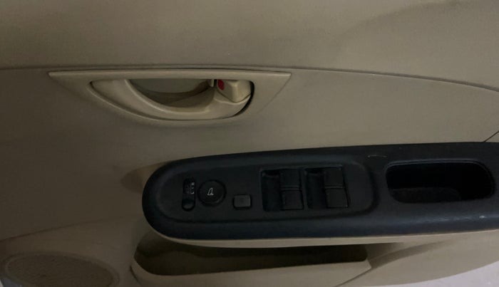 2015 Honda Amaze 1.2L I-VTEC SX, Petrol, Manual, 73,024 km, Driver Side Door Panels Control