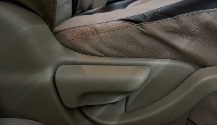 2015 Honda Amaze 1.2L I-VTEC SX, Petrol, Manual, 73,024 km, Driver Side Adjustment Panel