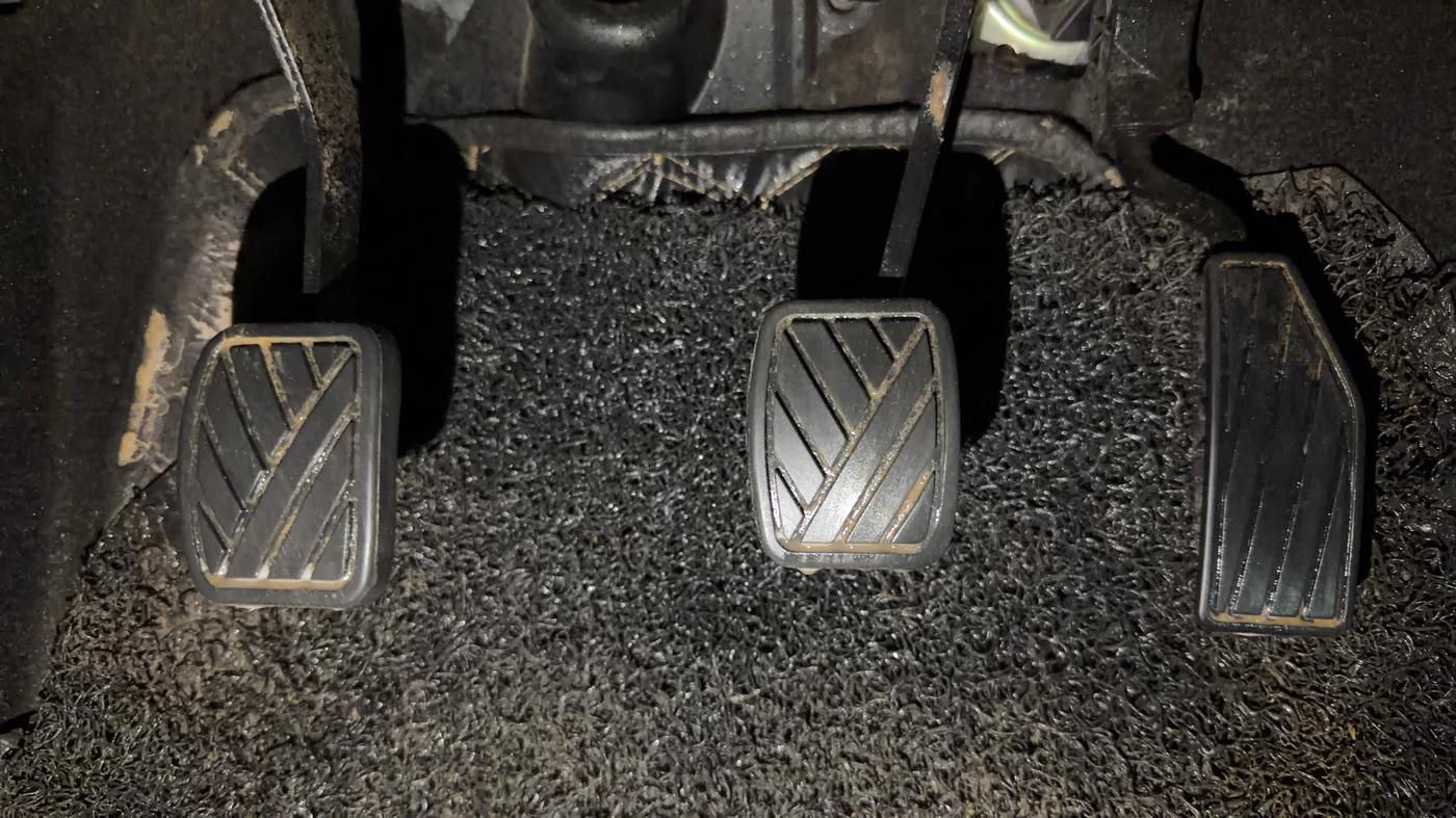 2022 Maruti IGNIS SIGMA 1.2, CNG, Manual, 37,942 km, Pedals