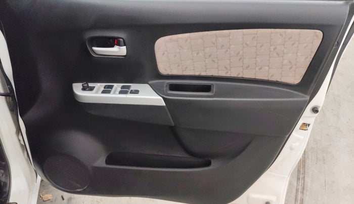 2014 Maruti Wagon R 1.0 VXI, Petrol, Manual, 34,072 km, Driver Side Door Panels Control
