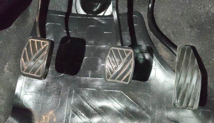 2014 Maruti Wagon R 1.0 VXI, Petrol, Manual, 34,072 km, Pedals