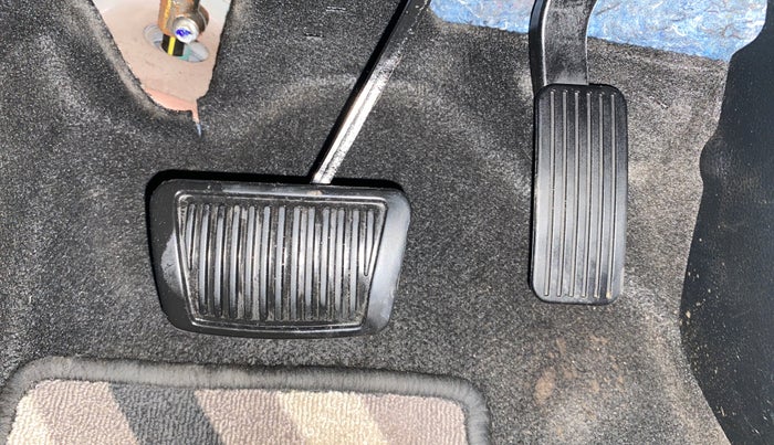 2022 KIA CARENS LUXURY PLUS 1.4 PETROL DCT 7 STR, Petrol, Automatic, 42,428 km, Pedals