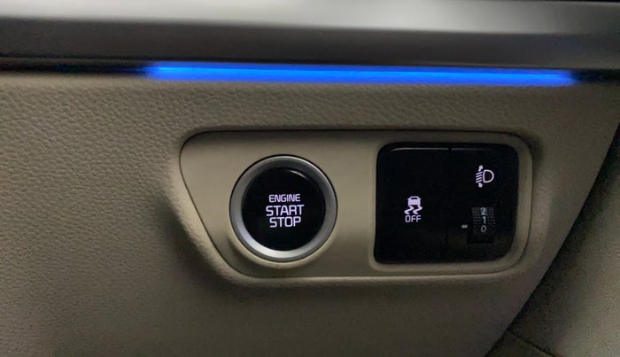 2022 KIA CARENS LUXURY PLUS 1.4 PETROL DCT 7 STR, Petrol, Automatic, 42,428 km, Keyless Start/ Stop Button