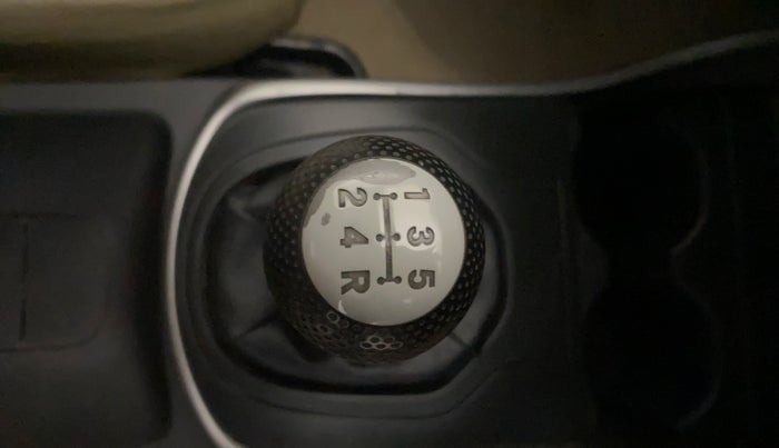 2016 Honda City 1.5L I-VTEC V MT, Petrol, Manual, 72,957 km, Gear Lever