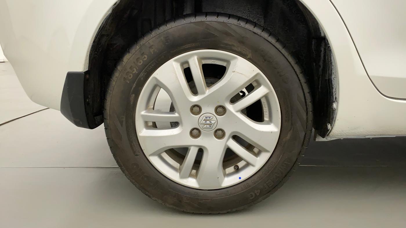 2014 Maruti Swift Dzire ZXI, Petrol, Manual, 51,579 km, Right Rear Wheel