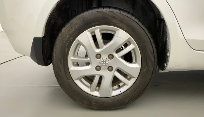 2014 Maruti Swift Dzire ZXI, Petrol, Manual, 51,579 km, Right Rear Wheel
