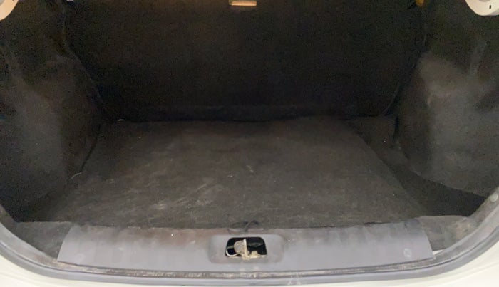 2014 Maruti Swift Dzire ZXI, Petrol, Manual, 51,579 km, Boot Inside